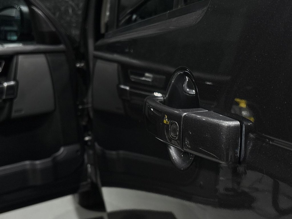 Used Land Rover Discovery 2015 for sale - 76647689: Photo 25