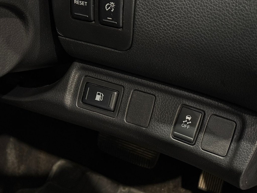 Used Nissan Navara 2020 for sale - 77571714: Photo 40