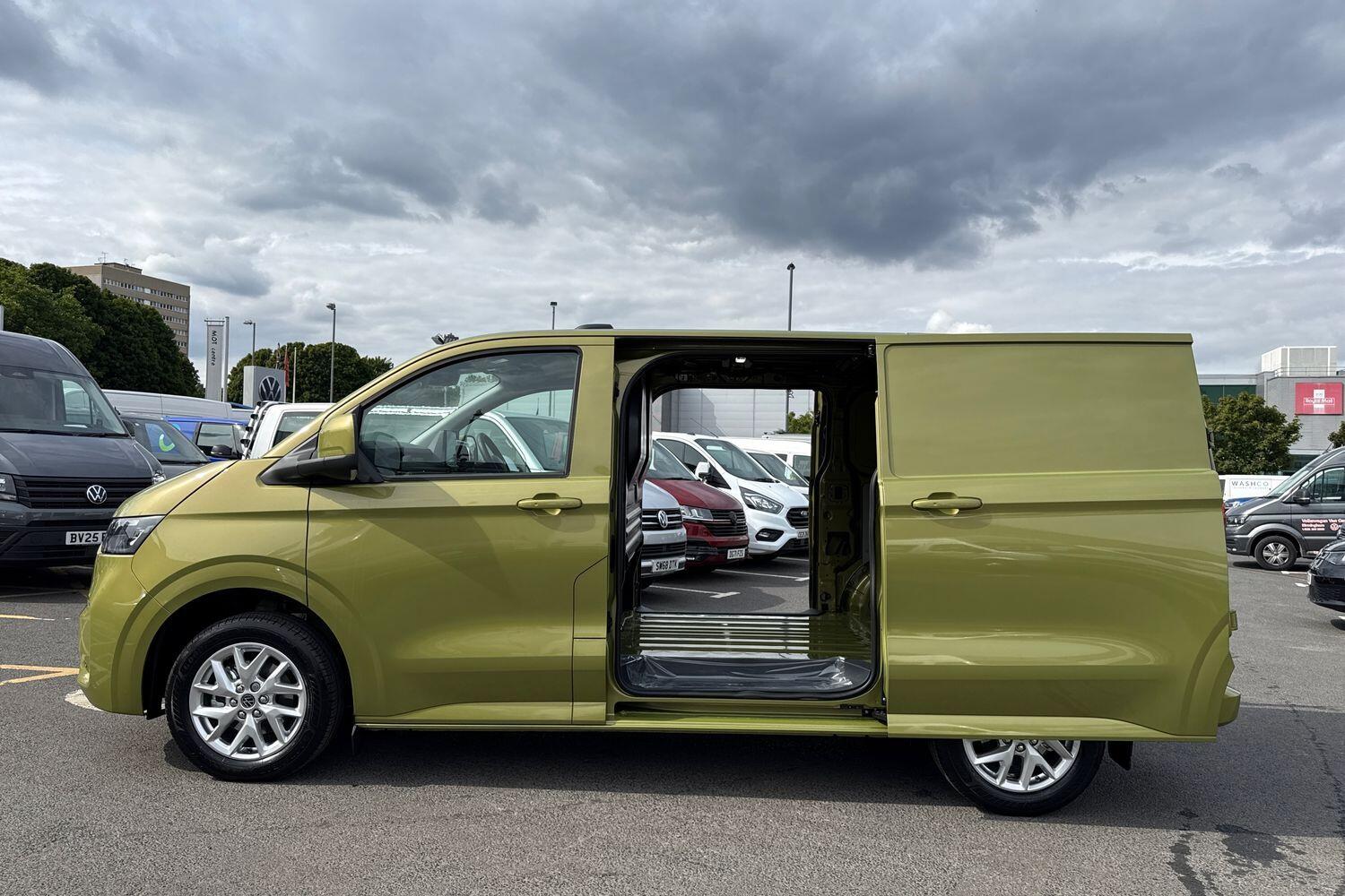 Used Volkswagen Transporter 2025 for sale - 77014052: Photo 52