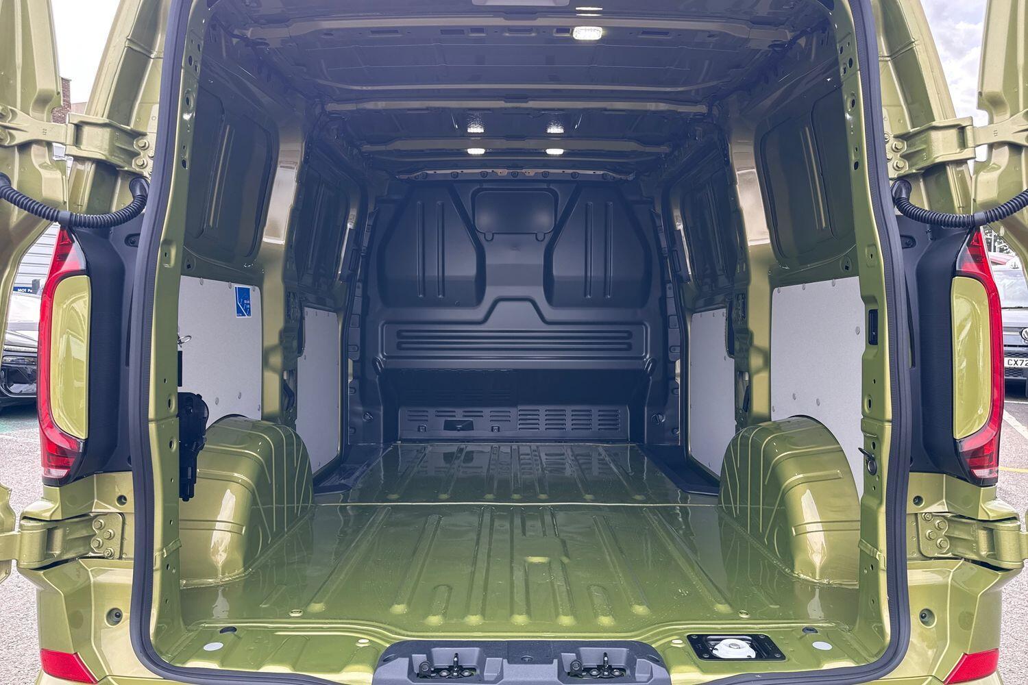 Used Volkswagen Transporter 2025 for sale - 77014052: Photo 9