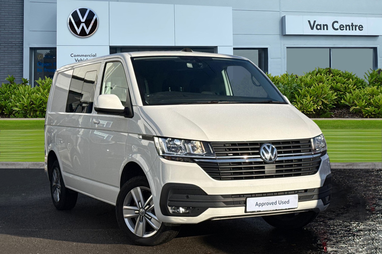 Used Volkswagen Transporter 2024 for sale - 76718547: Photo 1