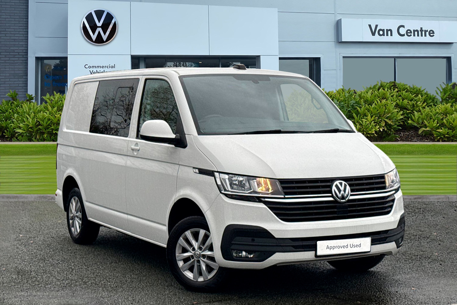 Used Volkswagen Transporter 2024 for sale - 76896207: Photo 1