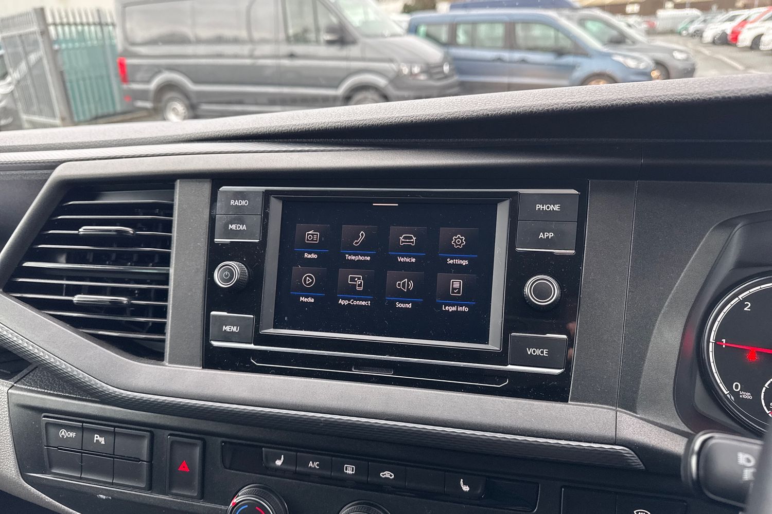 Used Volkswagen Transporter 2024 for sale - 76896207: Photo 35