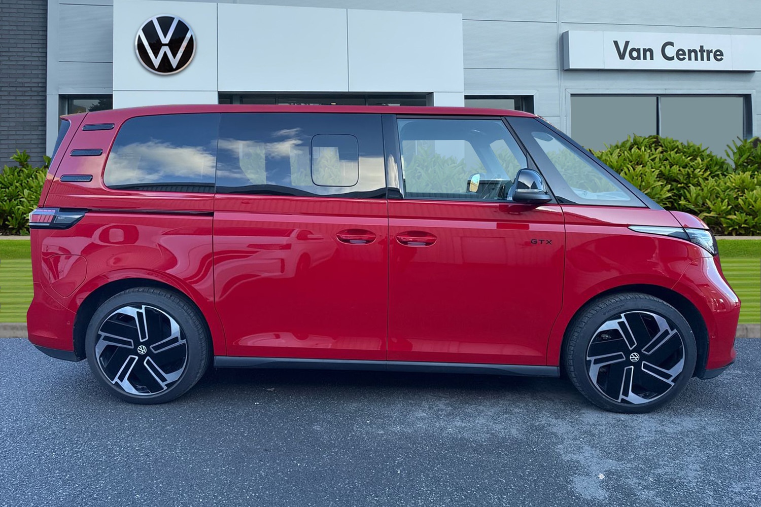 Used Volkswagen ID.Buzz 2025 for sale - 76685661: Photo 3