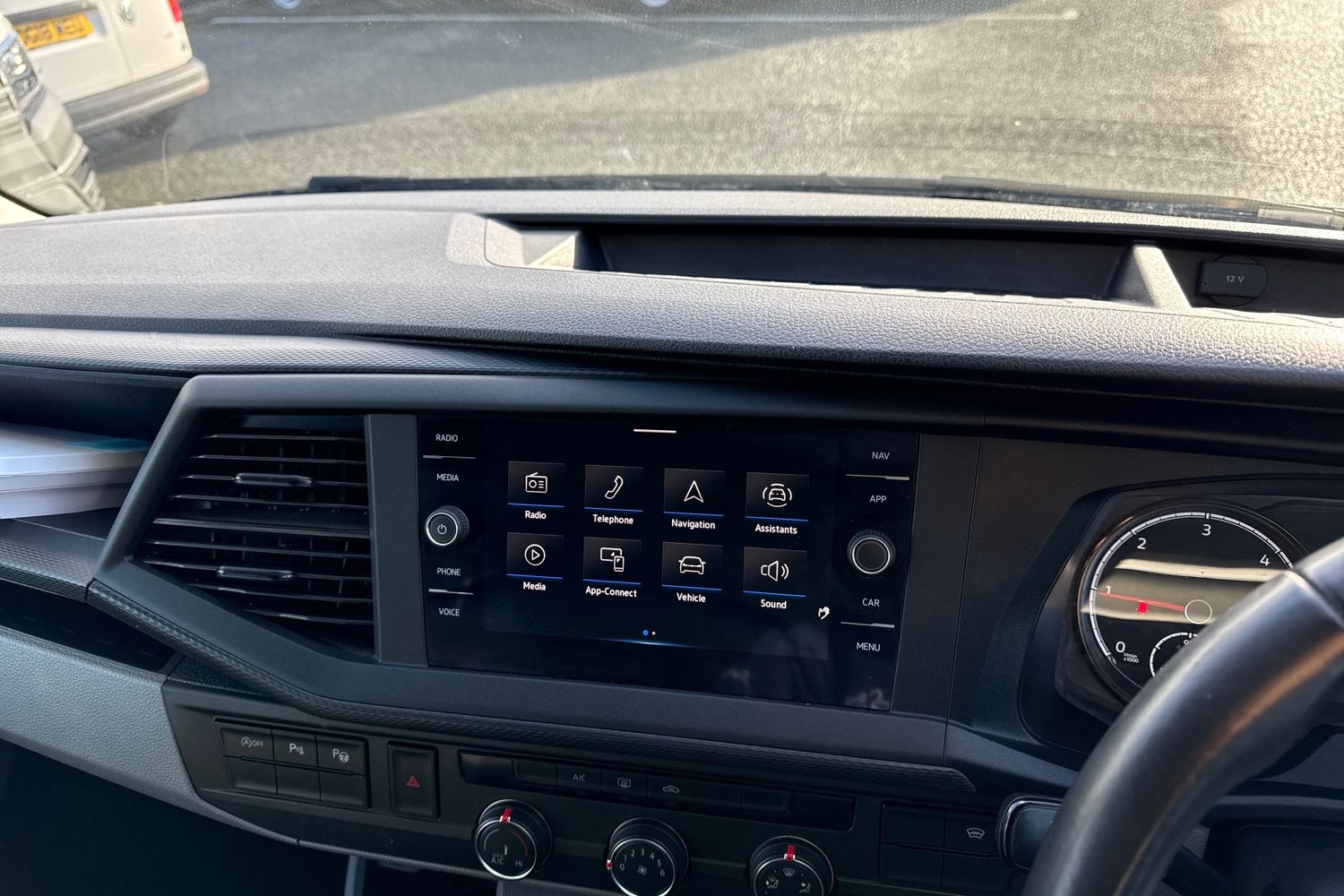 Used Volkswagen Transporter 2024 for sale - 76685730: Photo 35