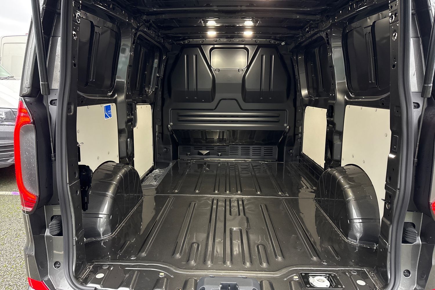 Used Volkswagen Transporter 2025 for sale - 77006852: Photo 6