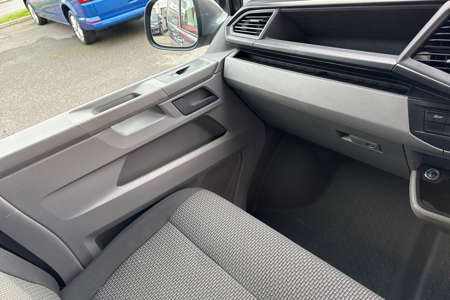 Used Volkswagen Transporter 2024 for sale - 76421396: Photo 14