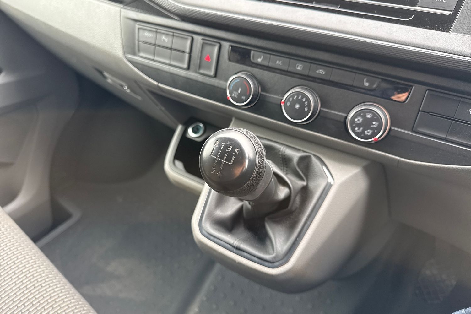 Used Volkswagen Transporter 2024 for sale - 76421396: Photo 19