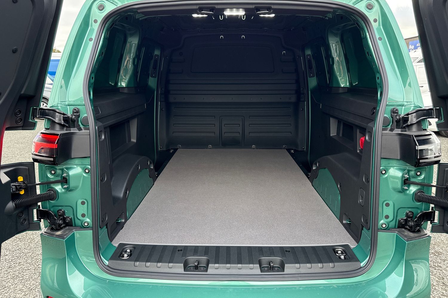 Used Volkswagen ID. Buzz Cargo 2025 for sale - 76264141: Photo 6