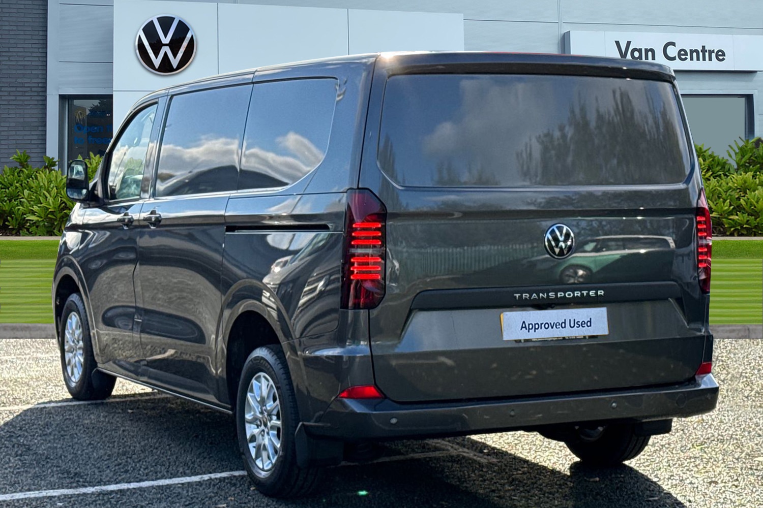 Used Volkswagen Transporter 2025 for sale - 76685761: Photo 2