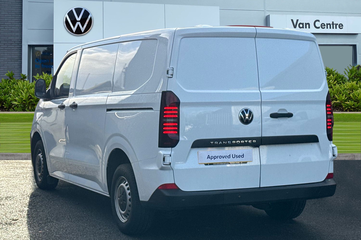 Used Volkswagen Transporter 2025 for sale - 76636936: Photo 2