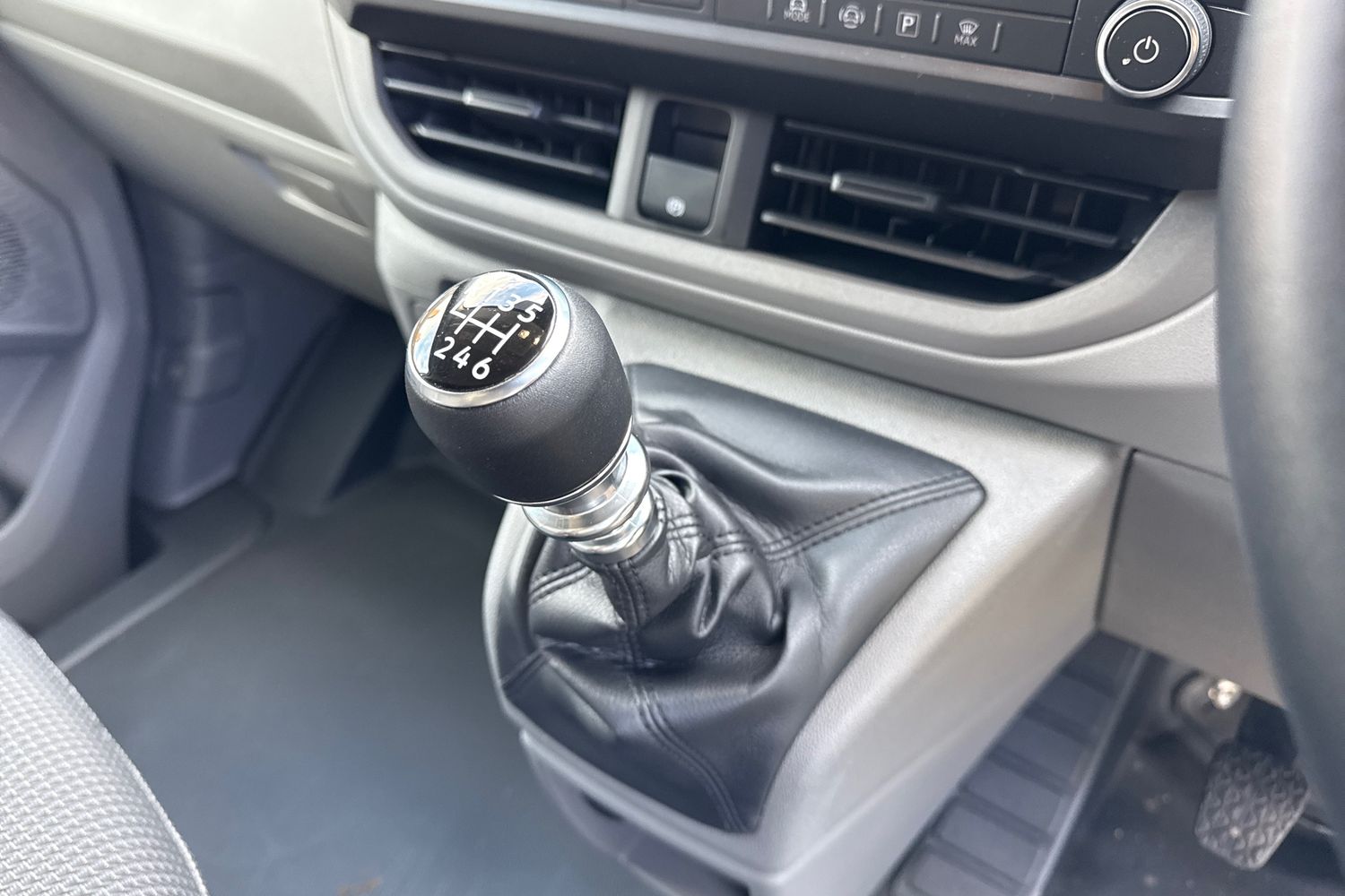 Used Volkswagen Transporter 2025 for sale - 76636936: Photo 23