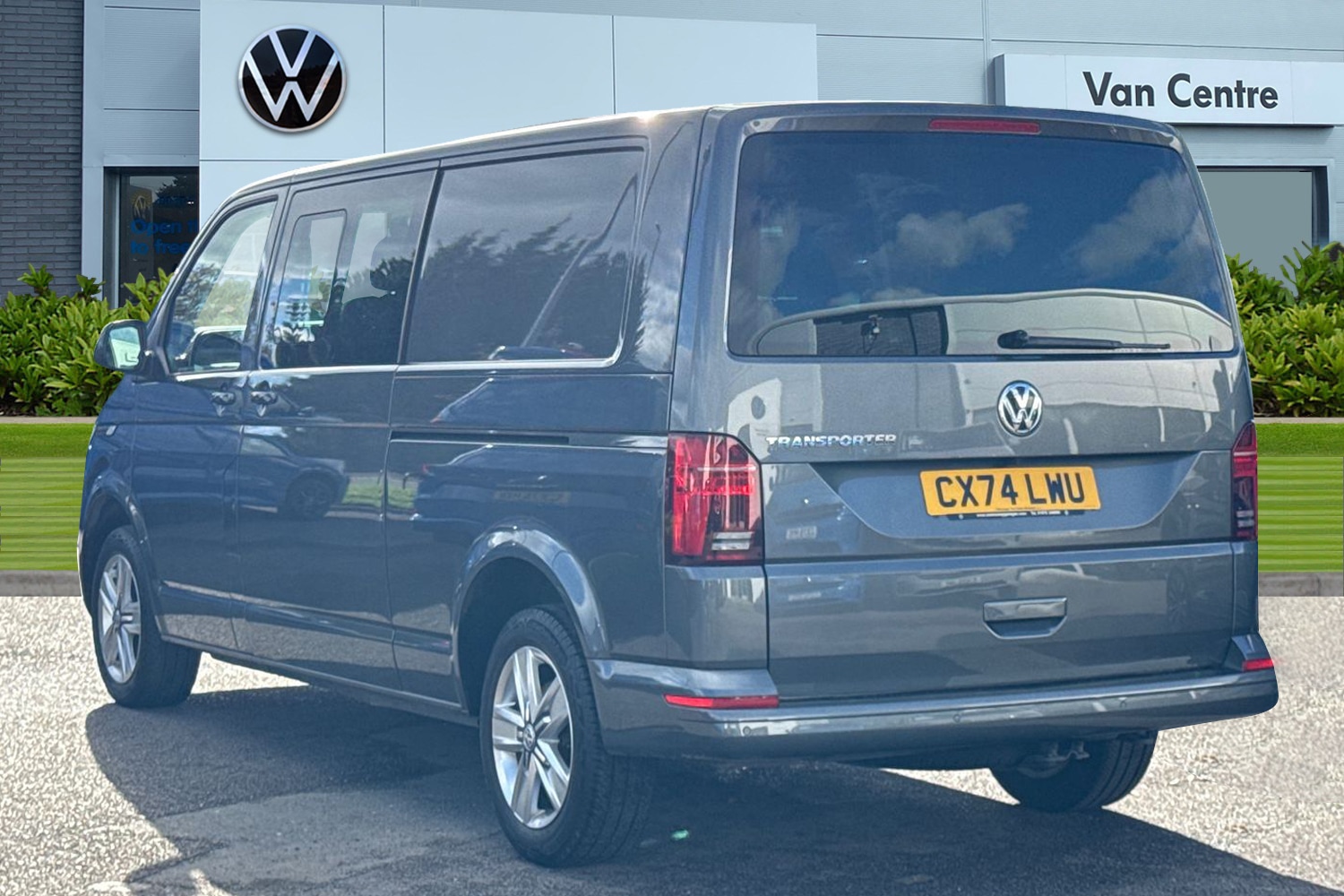 Used Volkswagen Transporter 2024 for sale - 76346538: Photo 2