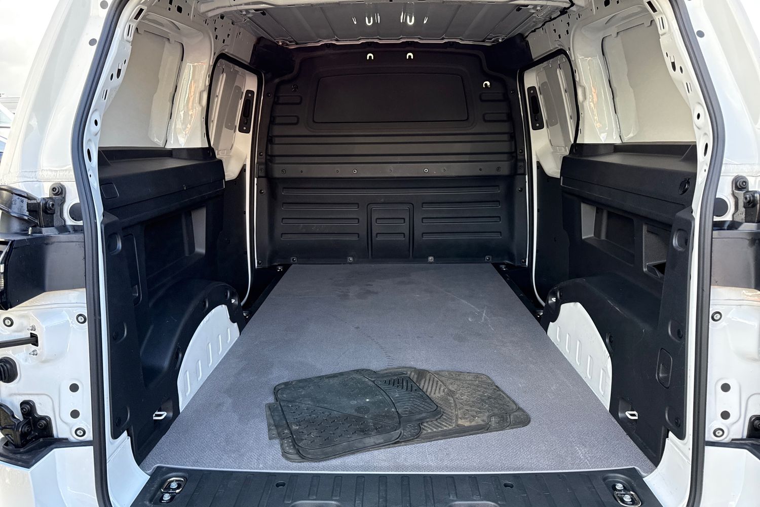 Used Volkswagen ID. Buzz Cargo 2025 for sale - 77620531: Photo 6