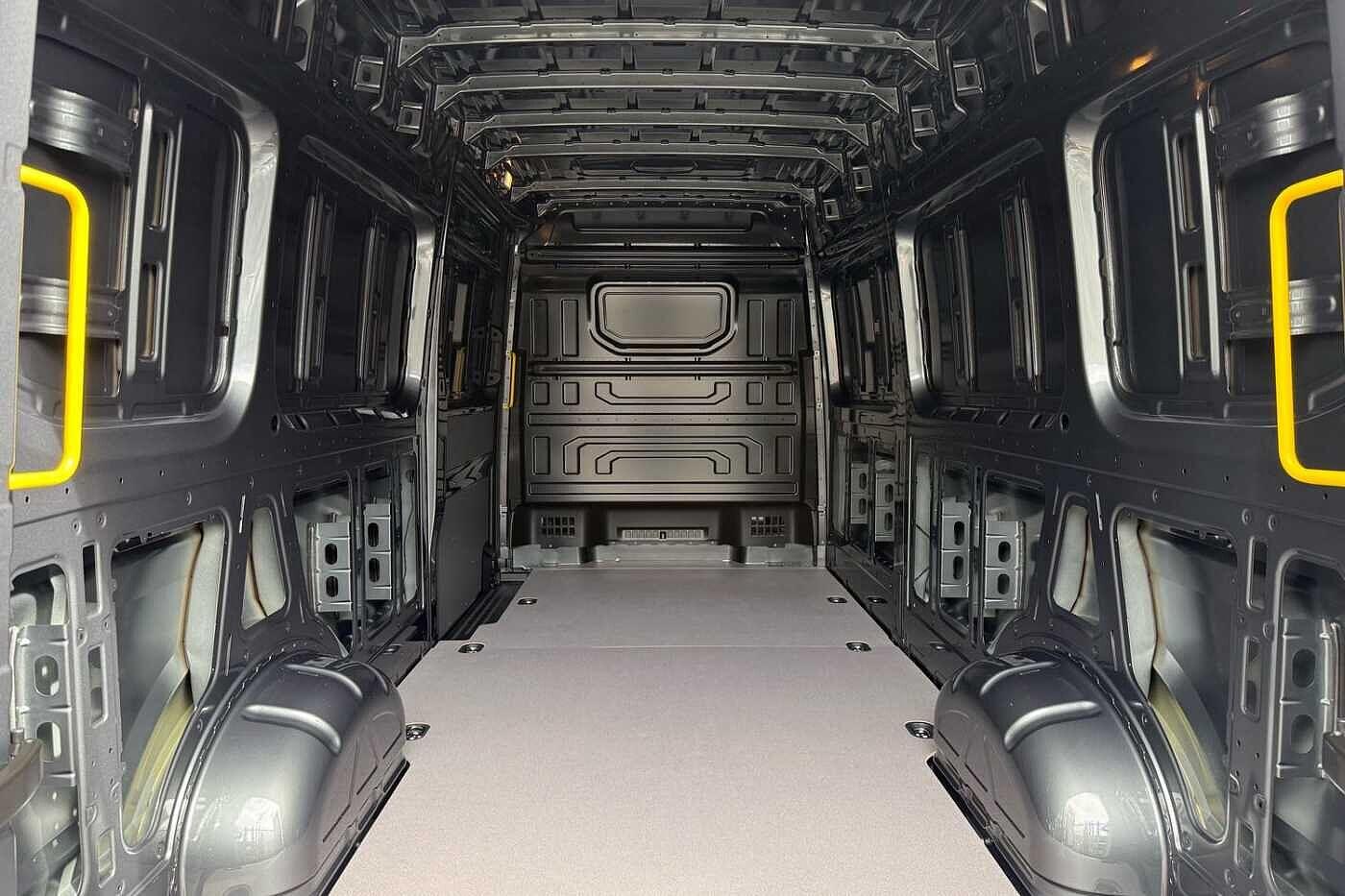 Used Volkswagen Crafter 2025 for sale - 78155049: Photo 9