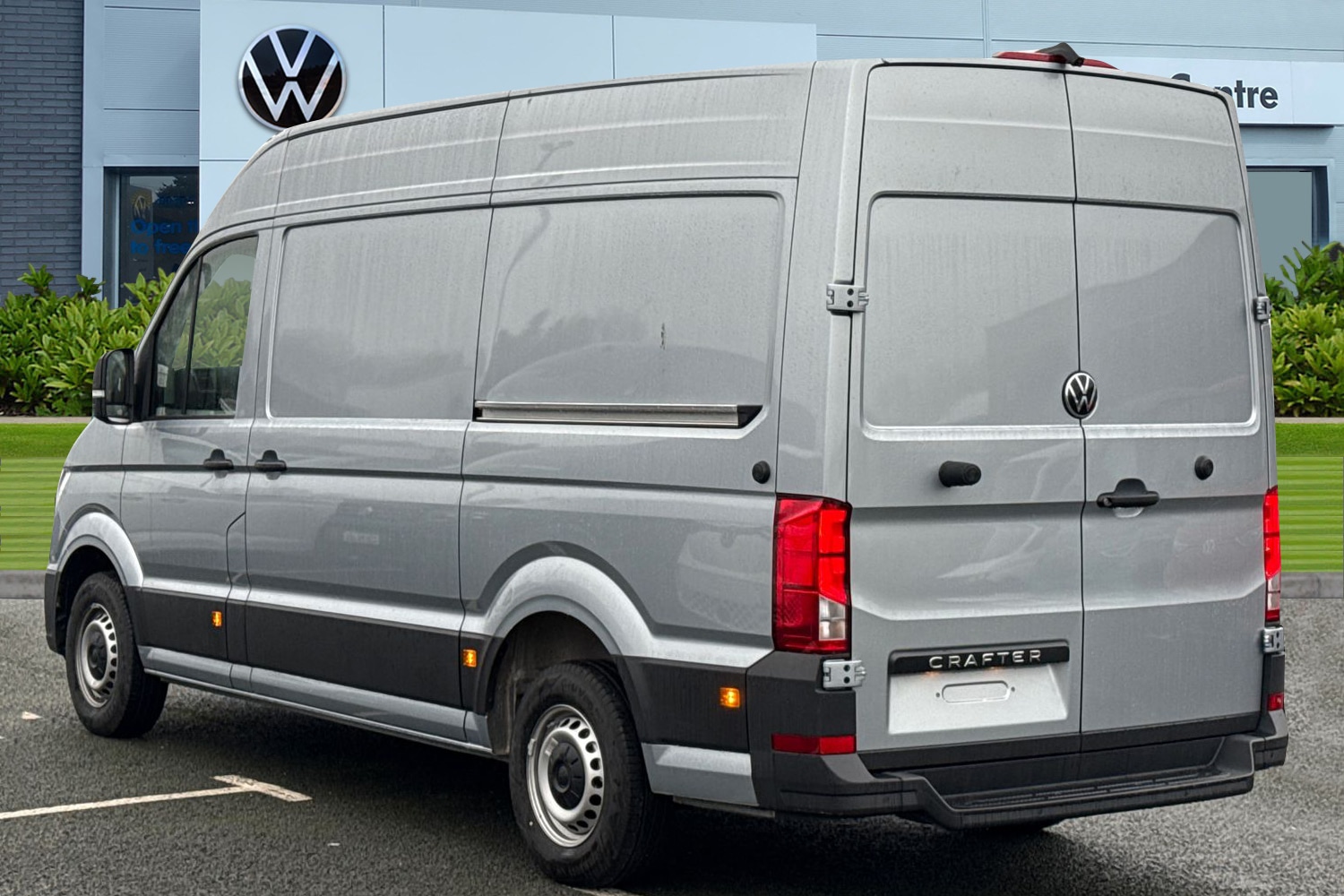 Used Volkswagen Crafter 2025 for sale - 77147558: Photo 2