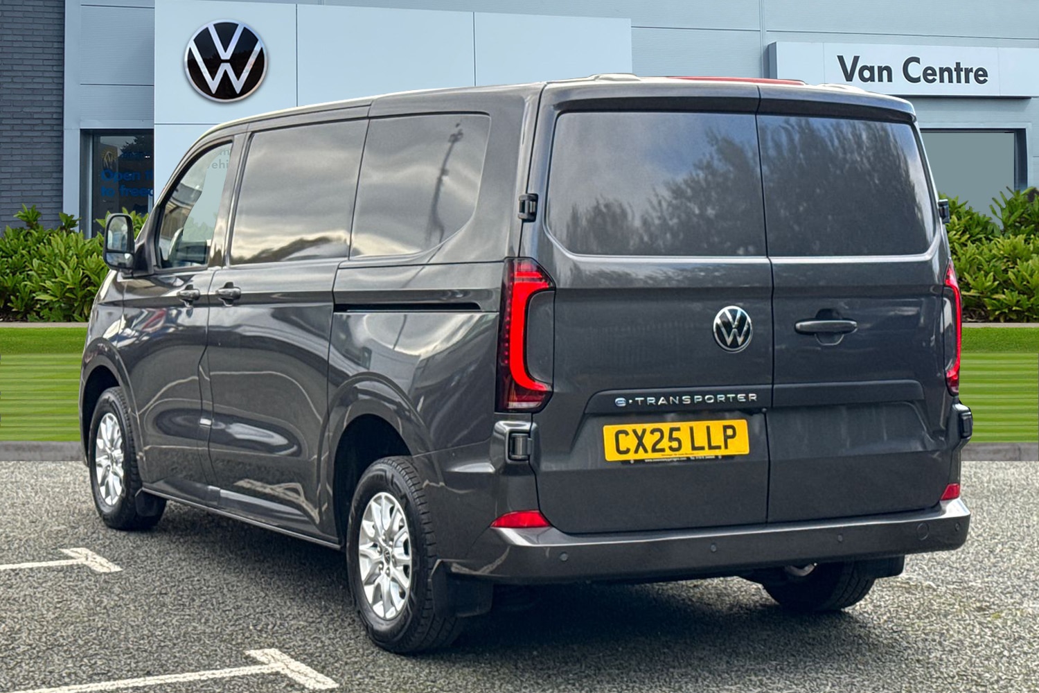 Used Volkswagen Transporter 2025 for sale - 76346455: Photo 2