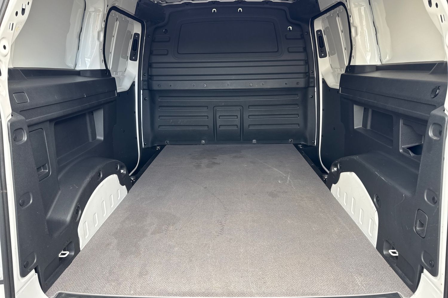 Used Volkswagen ID. Buzz Cargo 2025 for sale - 77582747: Photo 7