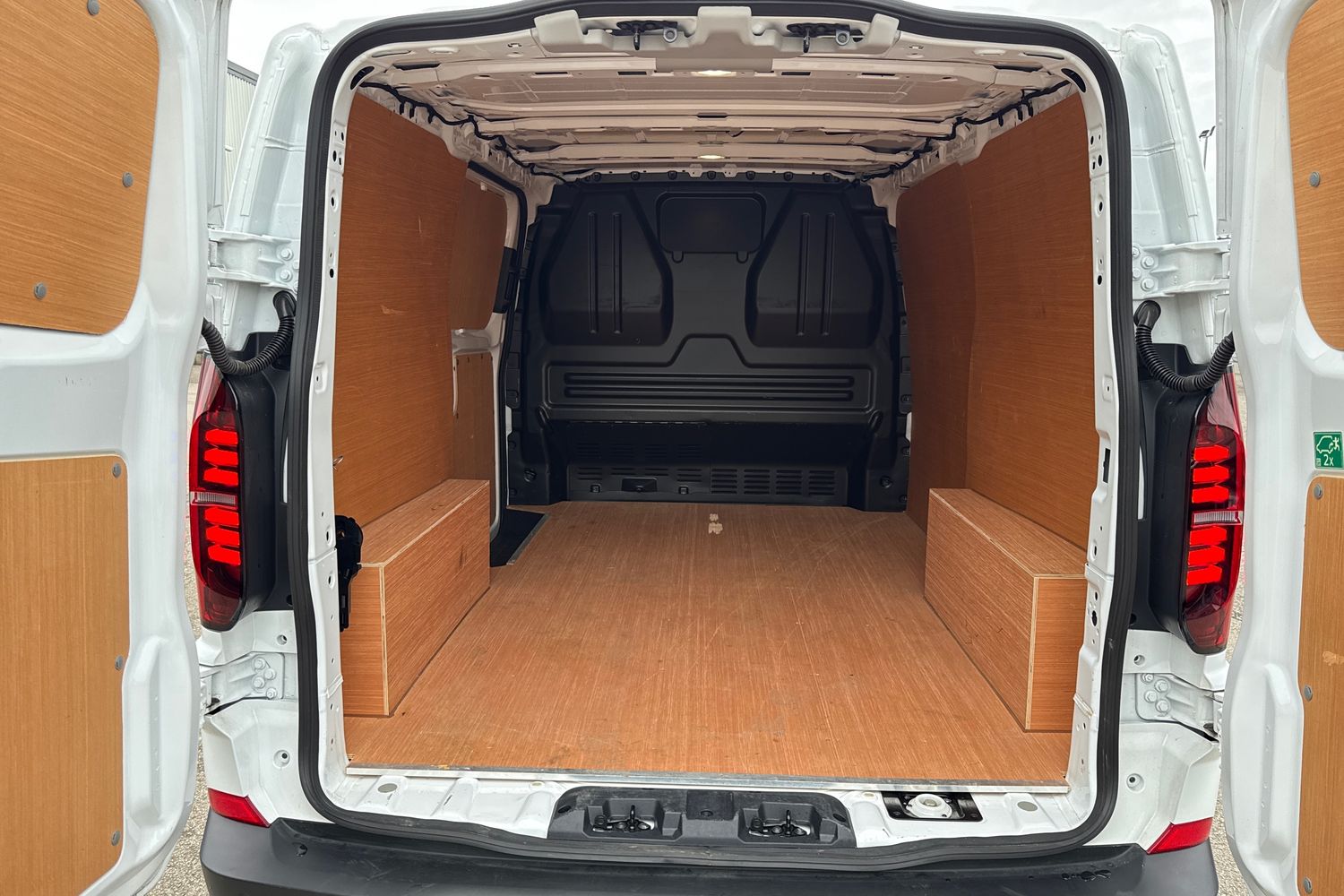 Used Volkswagen Transporter 2025 for sale - 76421433: Photo 10