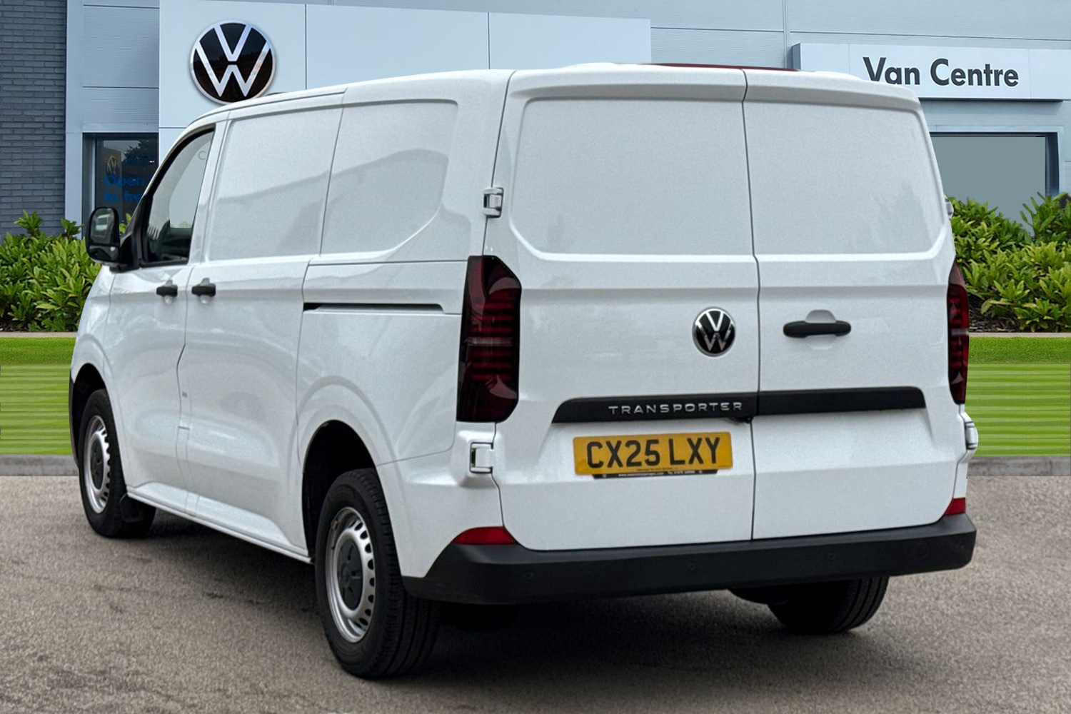 Used Volkswagen Transporter 2025 for sale - 76421433: Photo 2