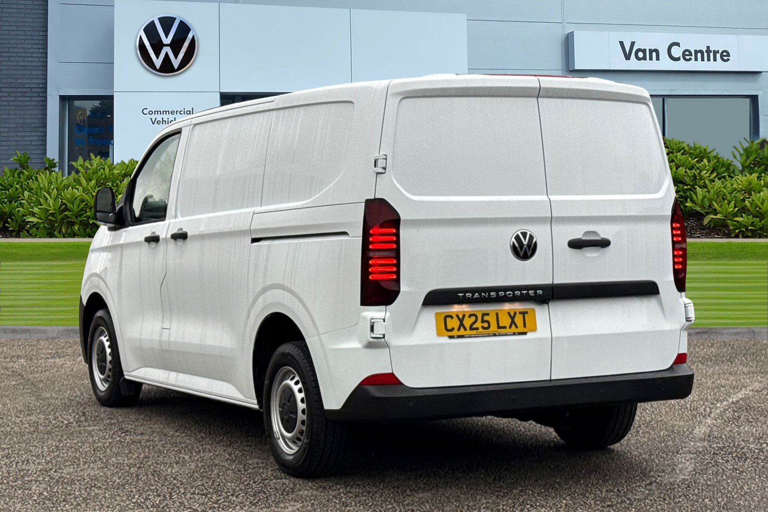 Used Volkswagen Transporter 2025 for sale - 76916313: Photo 2