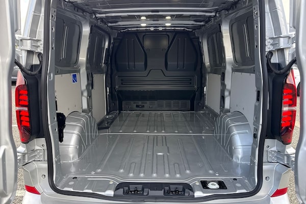 Used Volkswagen Transporter 2025 for sale - 76230566: Photo 6