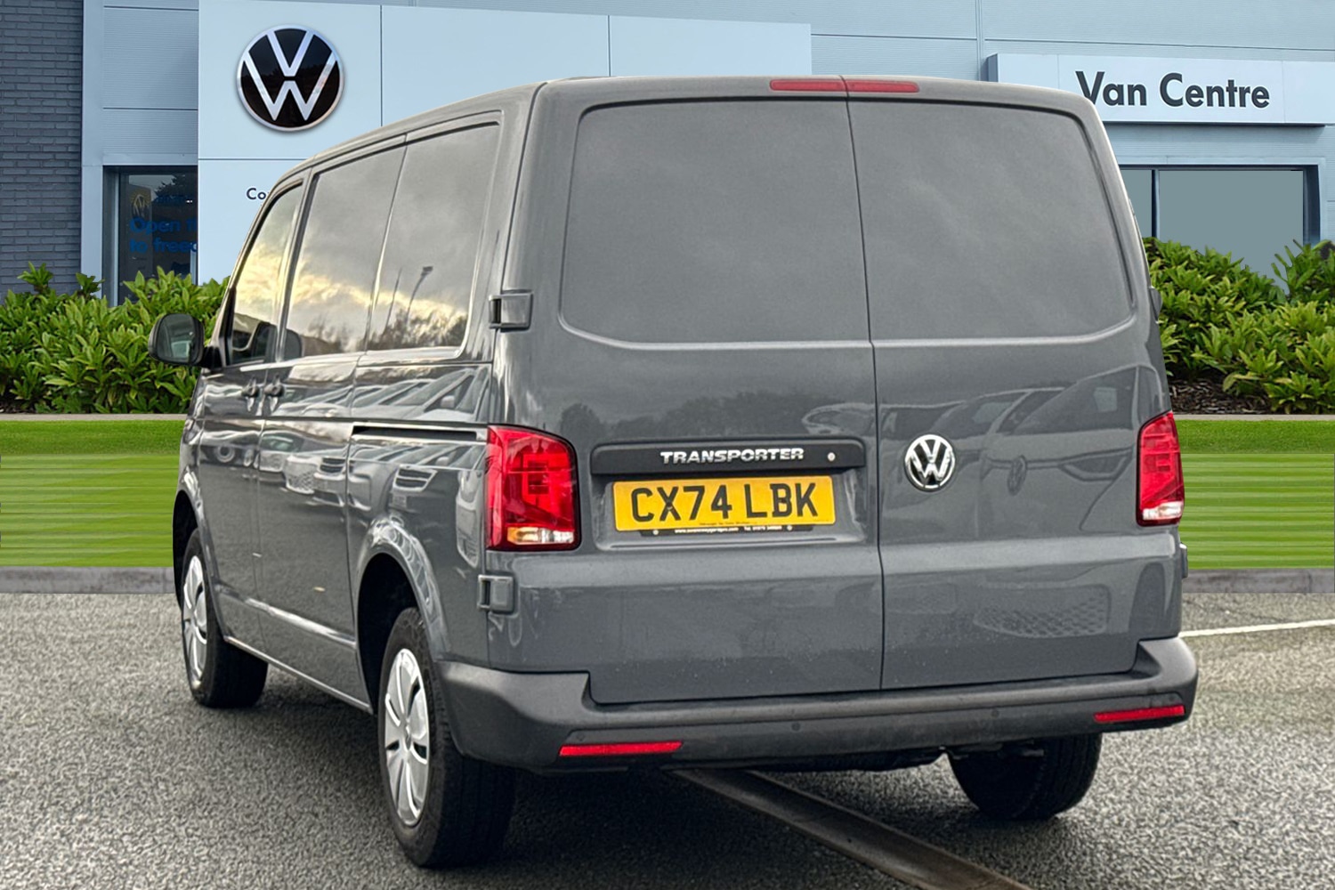 Used Volkswagen Transporter 2024 for sale - 76739682: Photo 2