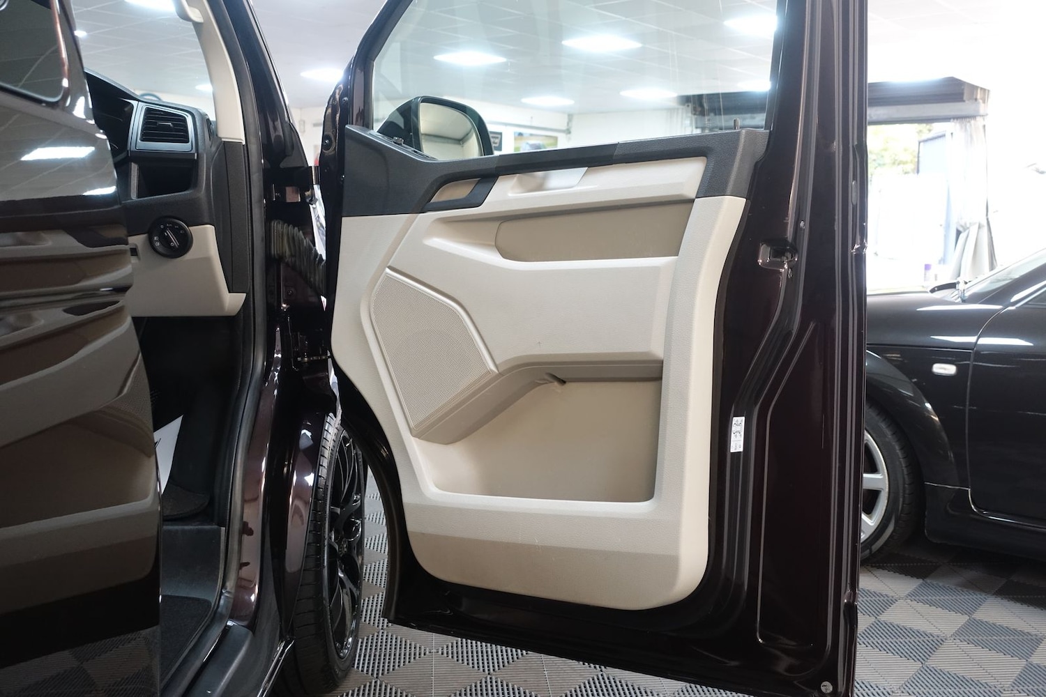 Used Volkswagen Transporter 2016 for sale - 77234685: Photo 28