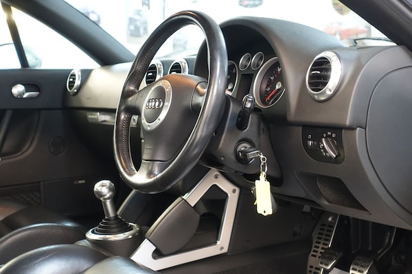 Used Audi TT 2002 for sale - 74687848: Photo 17