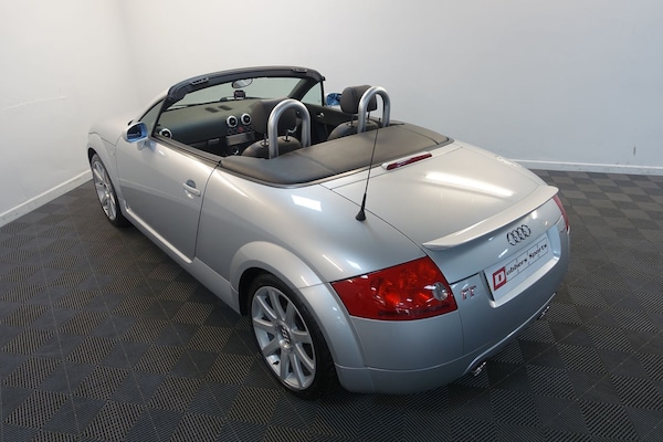Used Audi TT 2002 for sale - 74687848: Photo 90