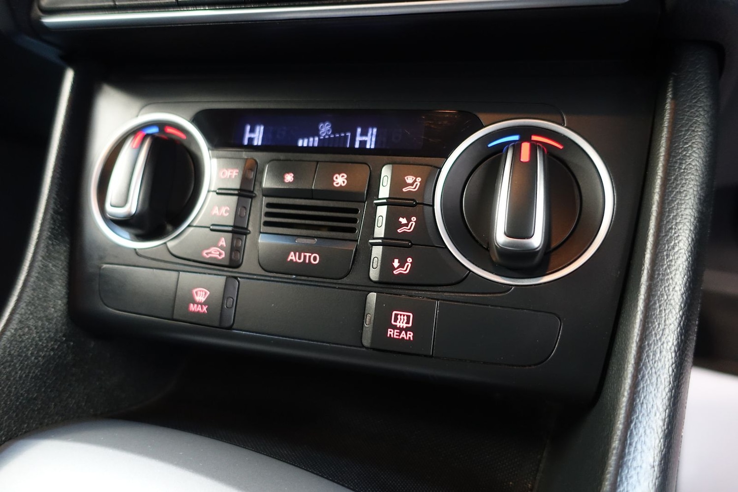 Used Audi Q3 2015 for sale - 77560761: Photo 29