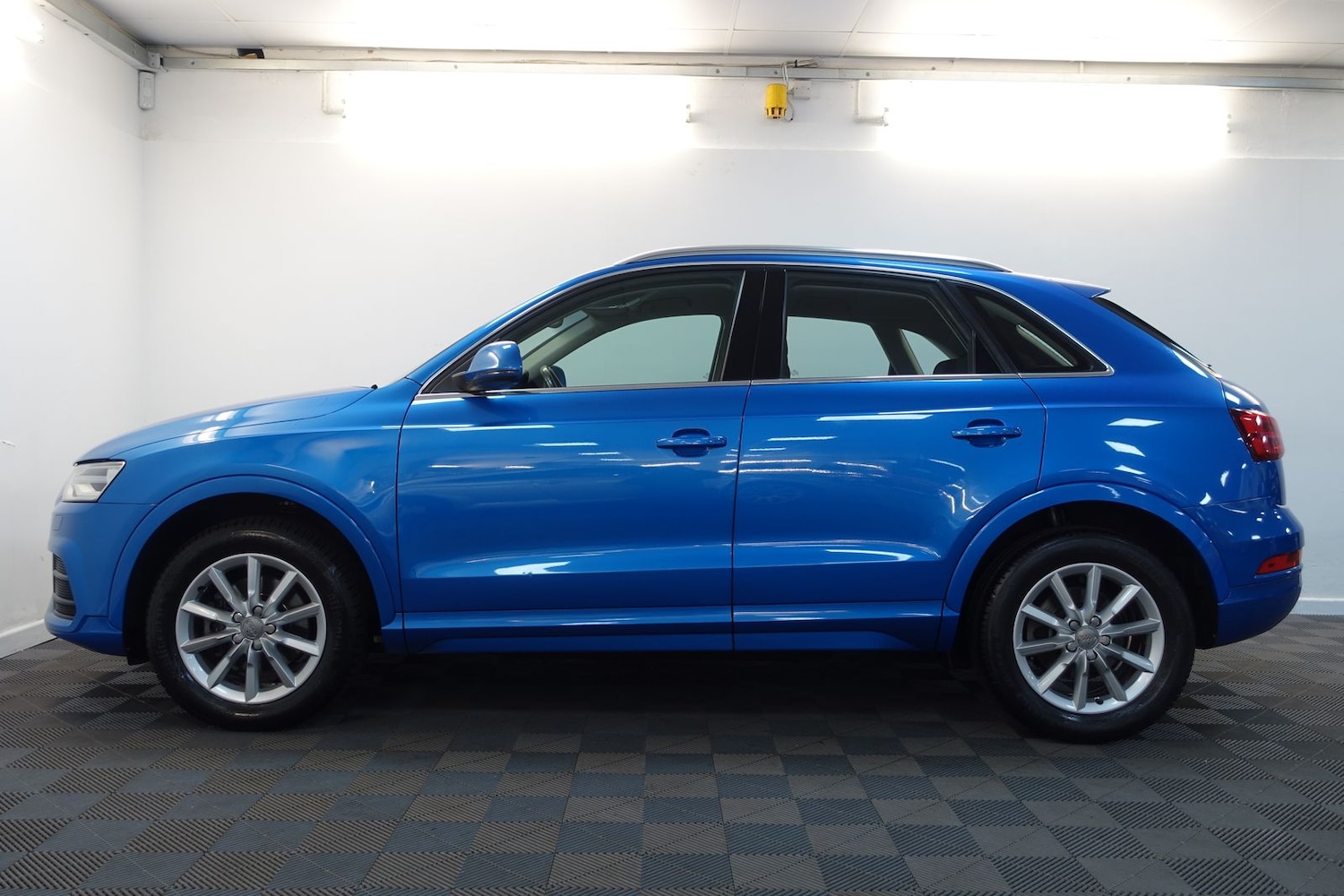 Used Audi Q3 2015 for sale - 77560761: Photo 3