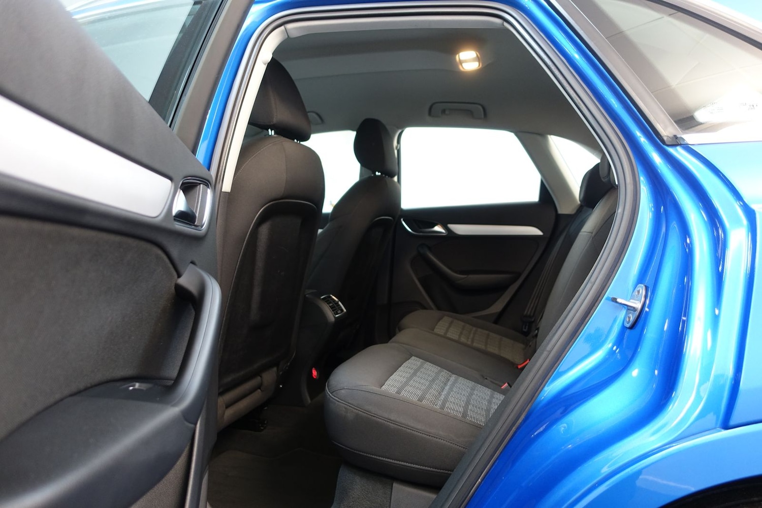 Used Audi Q3 2015 for sale - 77560761: Photo 38