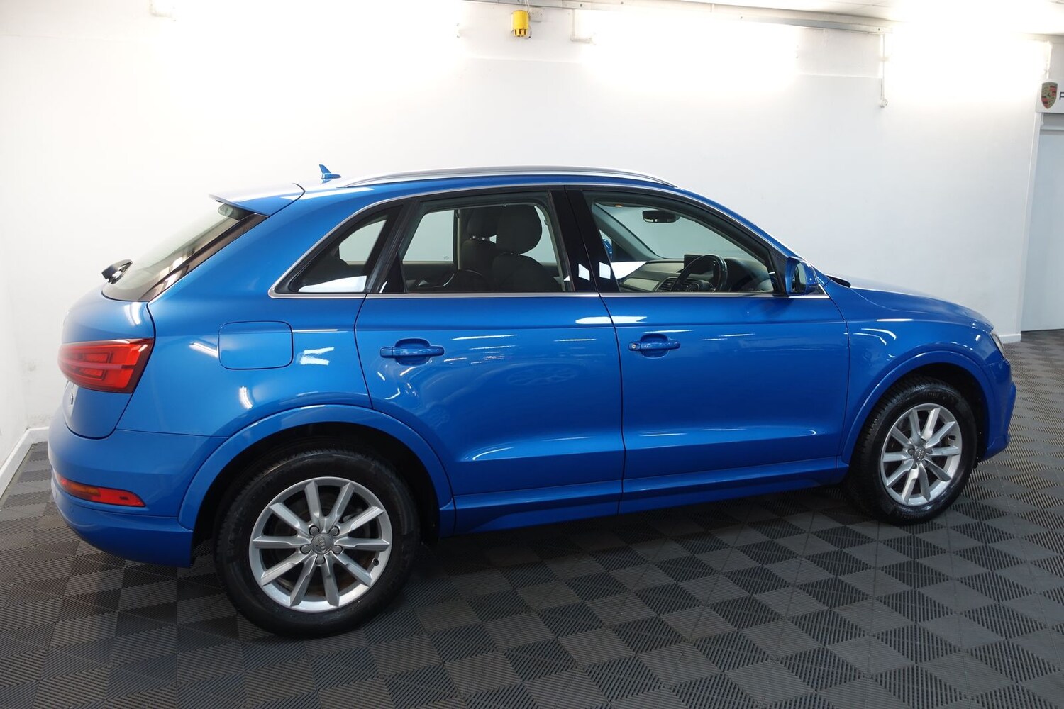 Used Audi Q3 2015 for sale - 77560761: Photo 75