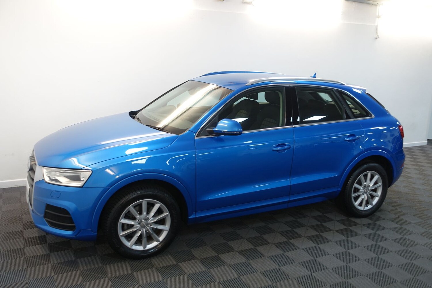 Used Audi Q3 2015 for sale - 77560761: Photo 77