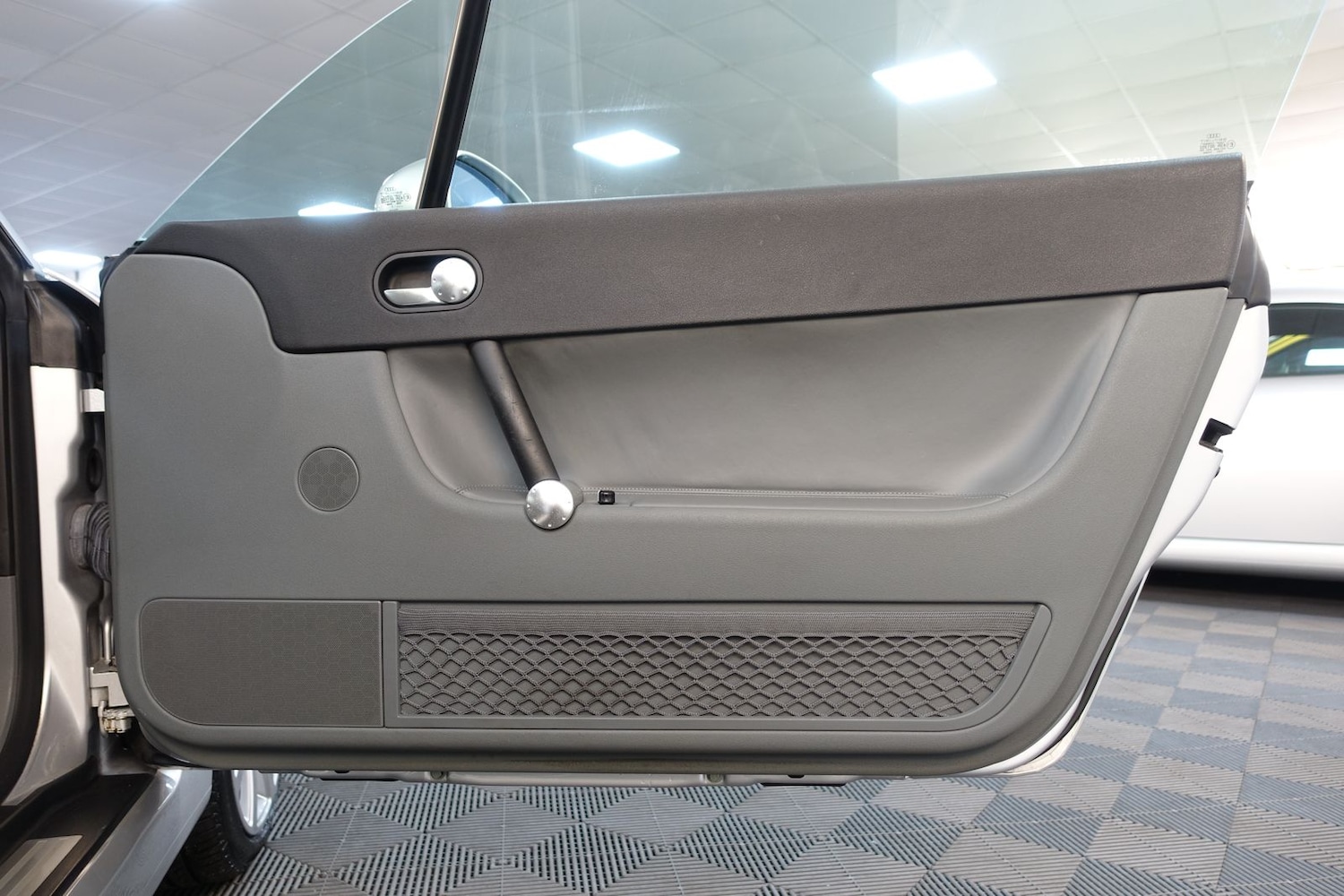 Used Audi TT 2001 for sale - 77102692: Photo 18