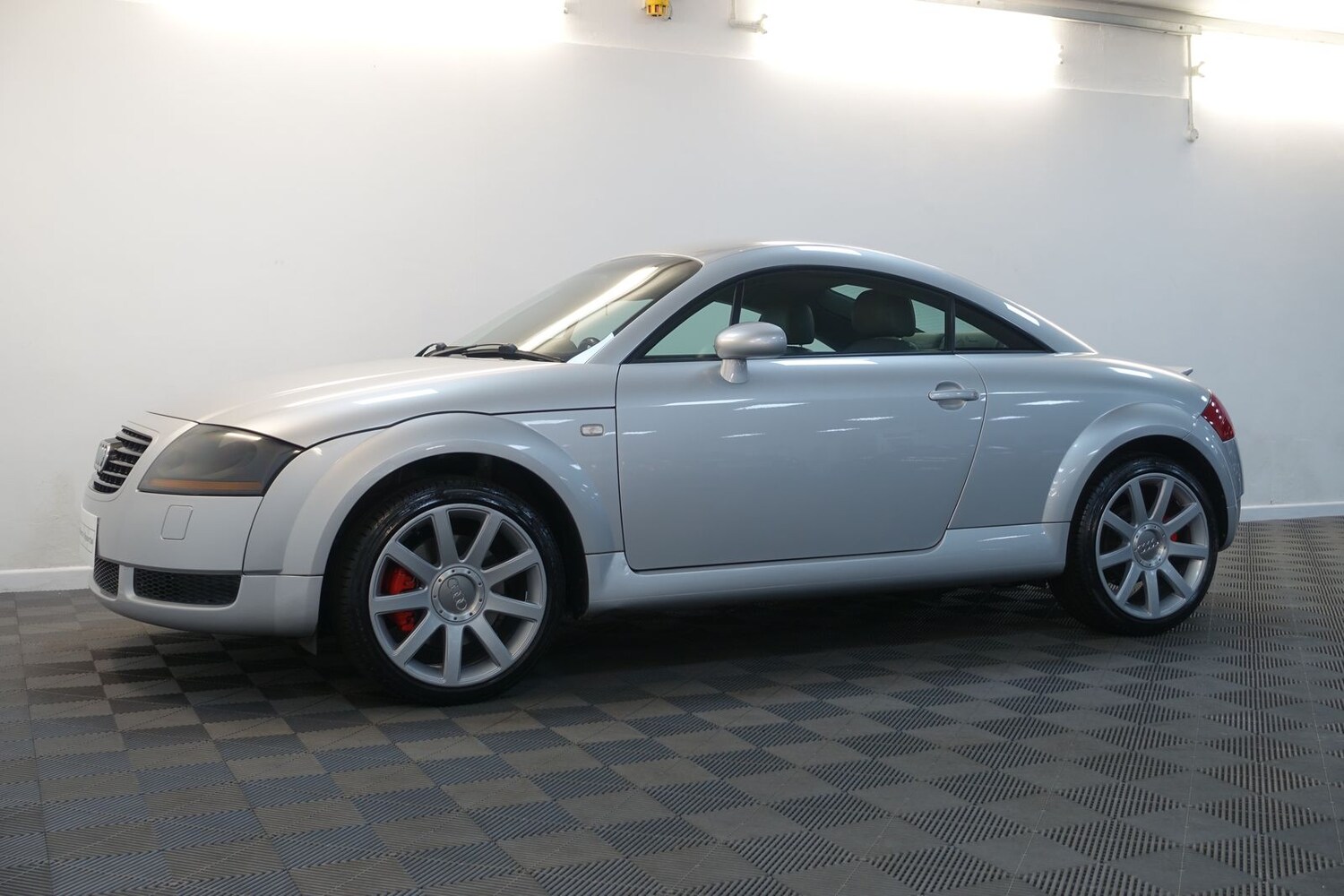 Used Audi TT 2001 for sale - 77102692: Photo 64