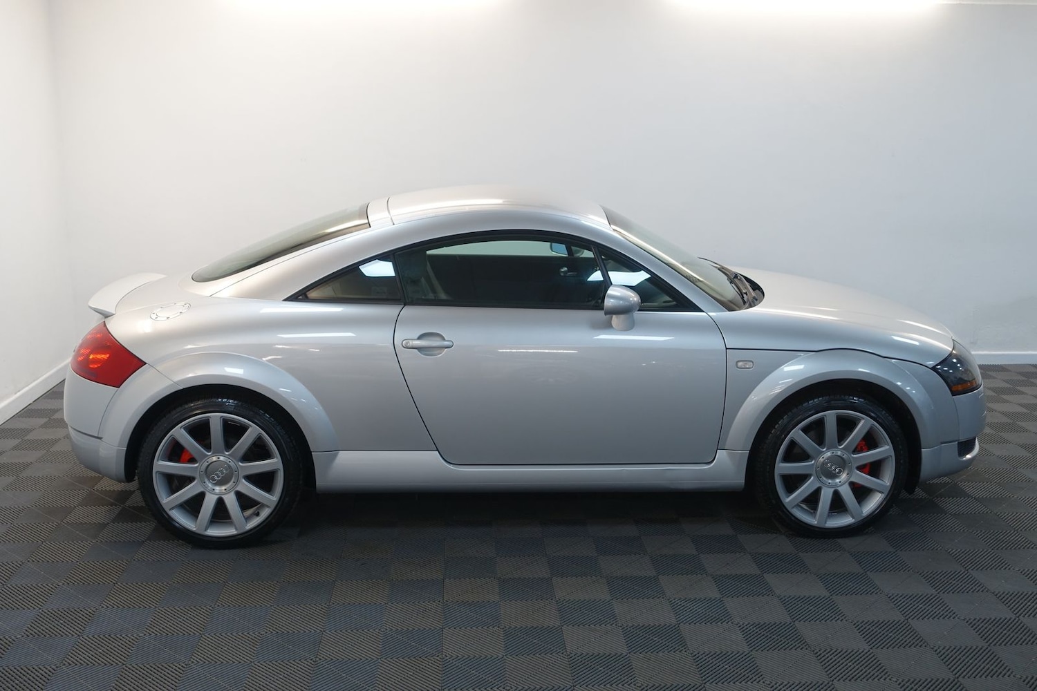 Used Audi TT 2001 for sale - 77102692: Photo 7