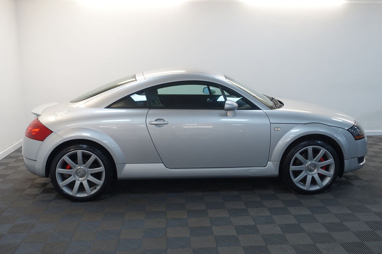 Used Audi TT 2001 for sale - 77102692: Photo 83