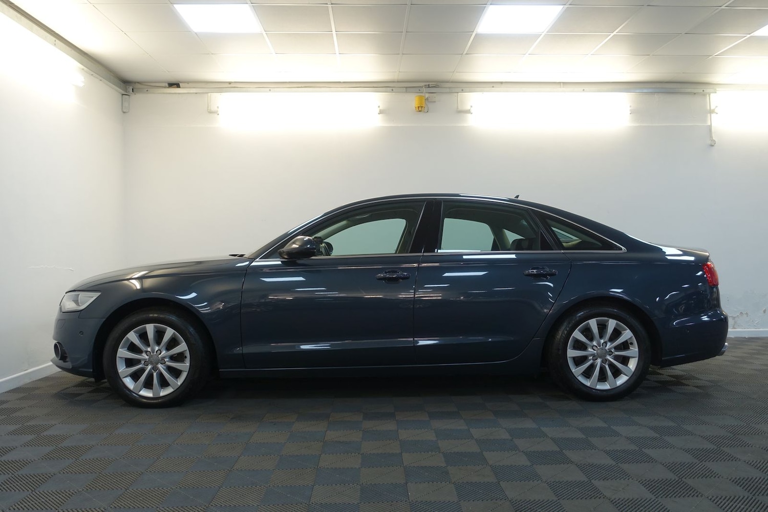 Used Audi A6 Saloon 2011 for sale - 76623779: Photo 5