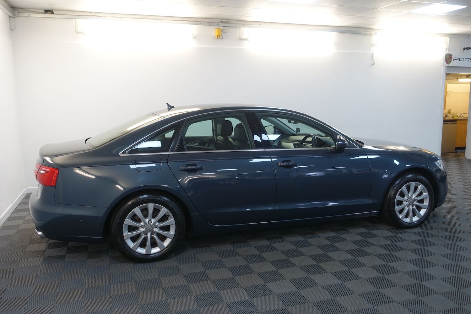 Used Audi A6 Saloon 2011 for sale - 76623779: Photo 78