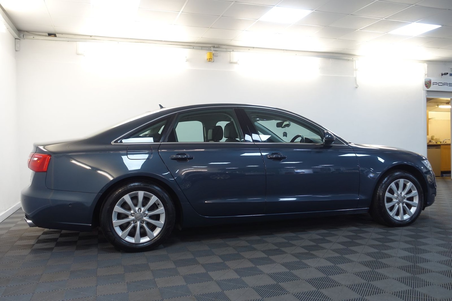 Used Audi A6 Saloon 2011 for sale - 76623779: Photo 93