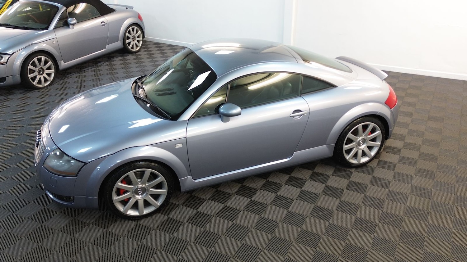 Used Audi TT 2002 for sale - 77102688: Photo 100
