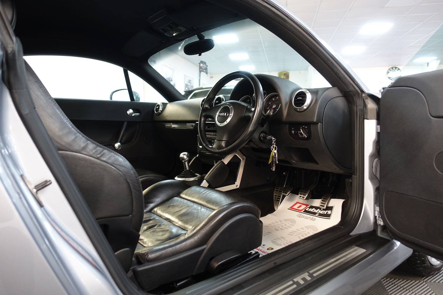 Used Audi TT 2002 for sale - 77102688: Photo 12