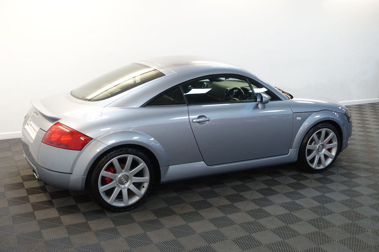 Used Audi TT 2002 for sale - 77102688: Photo 2