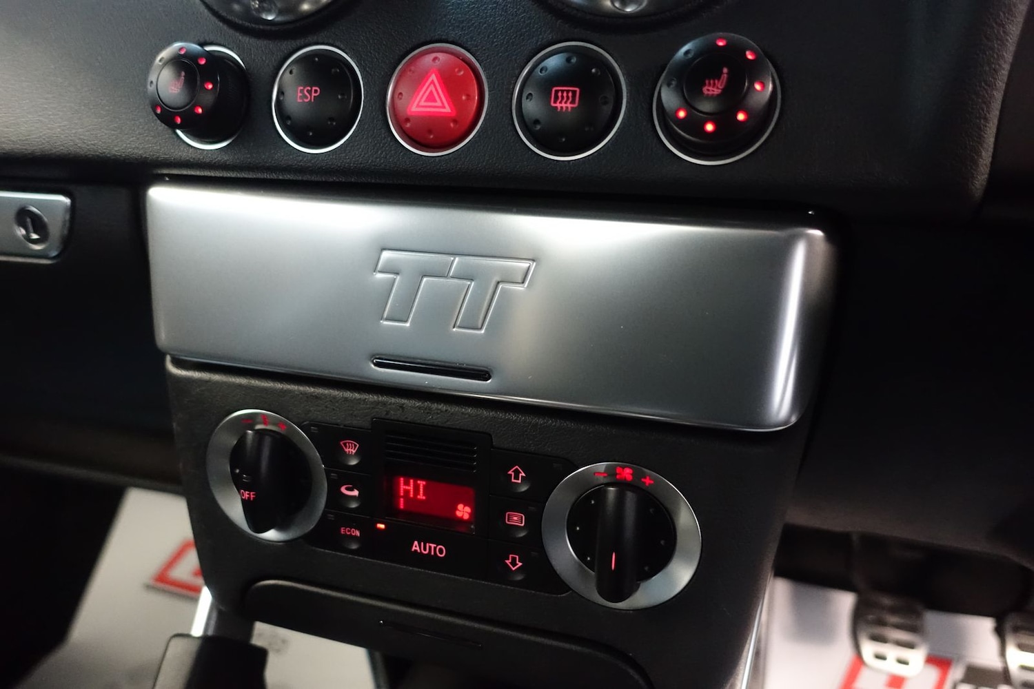 Used Audi TT 2002 for sale - 77102688: Photo 28