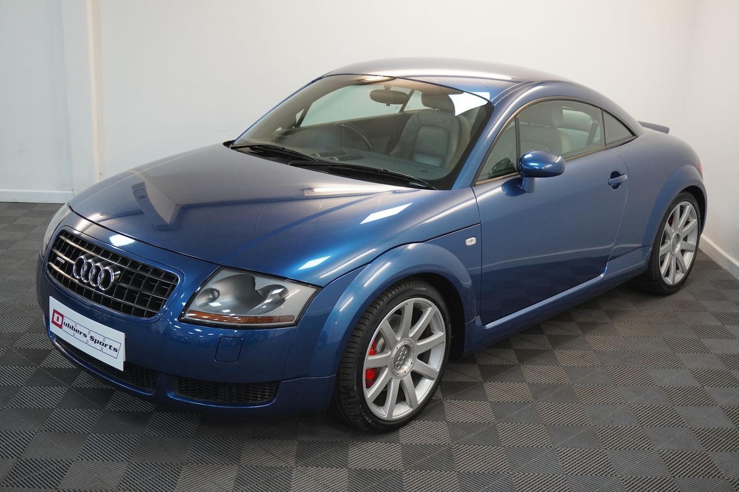 Used Audi TT 2003 for sale - 78206836: Photo 2