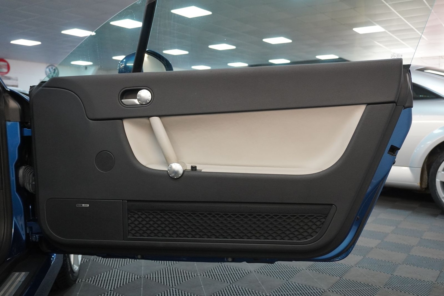 Used Audi TT 2003 for sale - 78206836: Photo 26