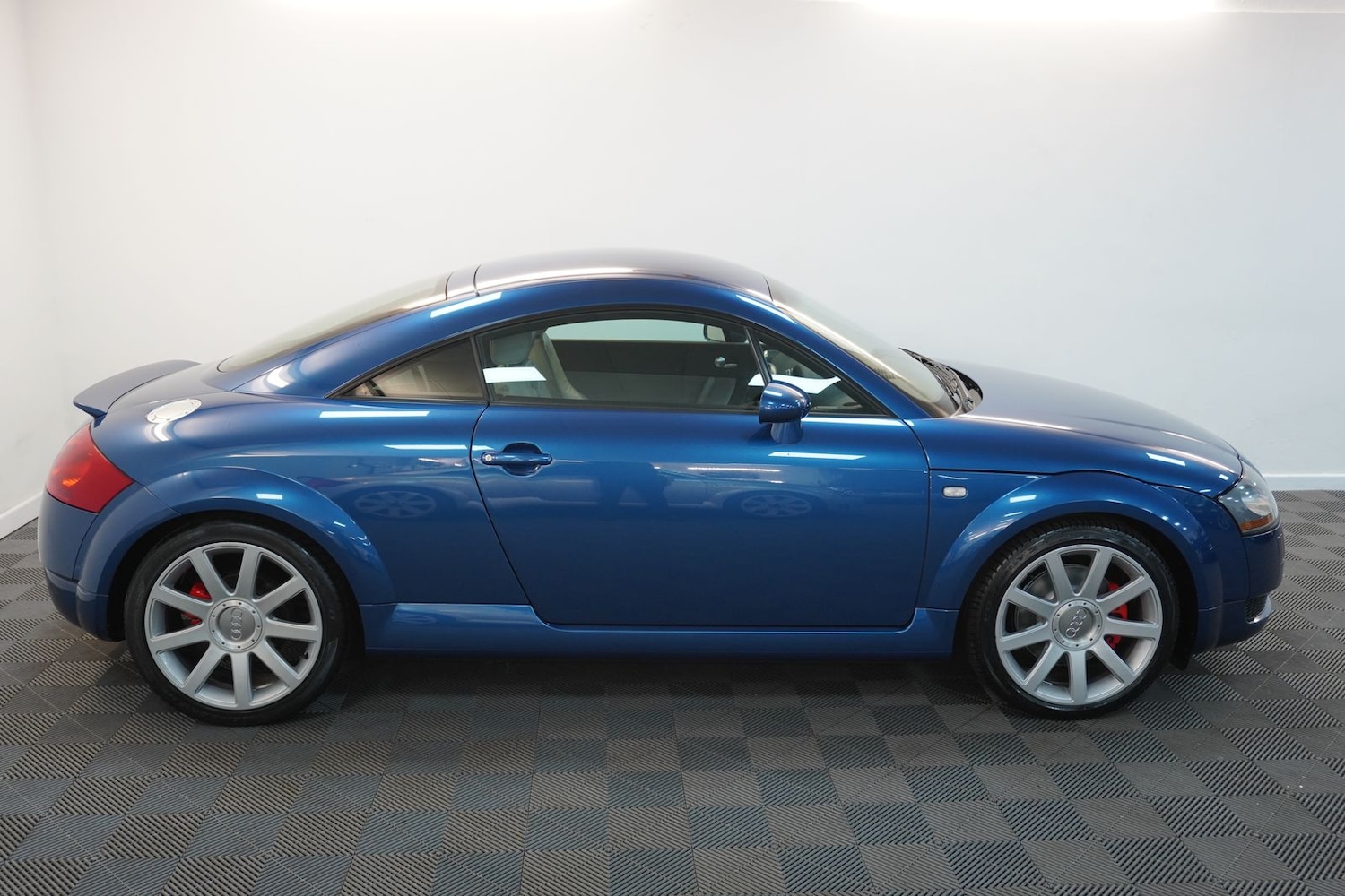 Used Audi TT 2003 for sale - 78206836: Photo 3