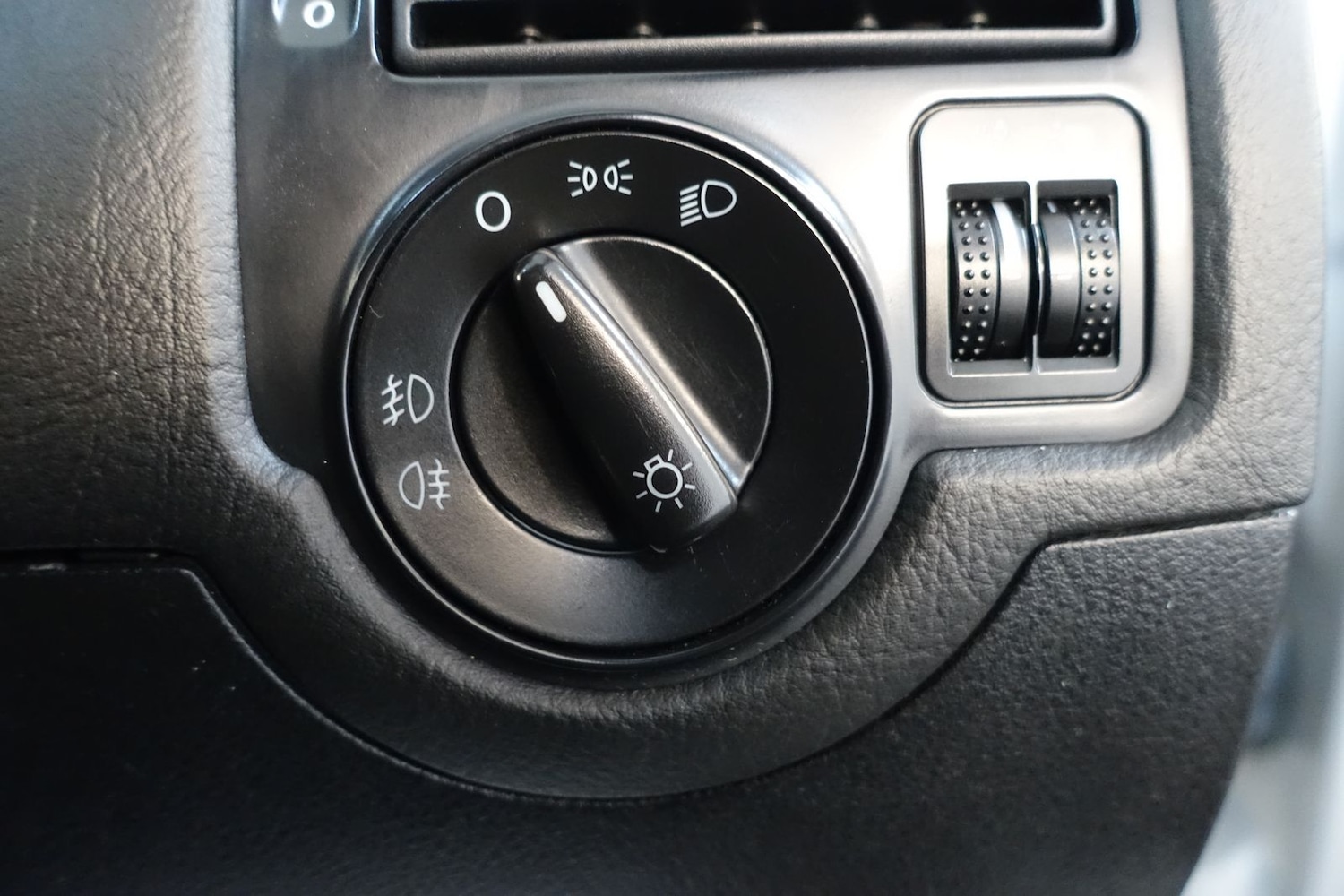 Used Volkswagen Golf 2002 for sale - 76731671: Photo 18